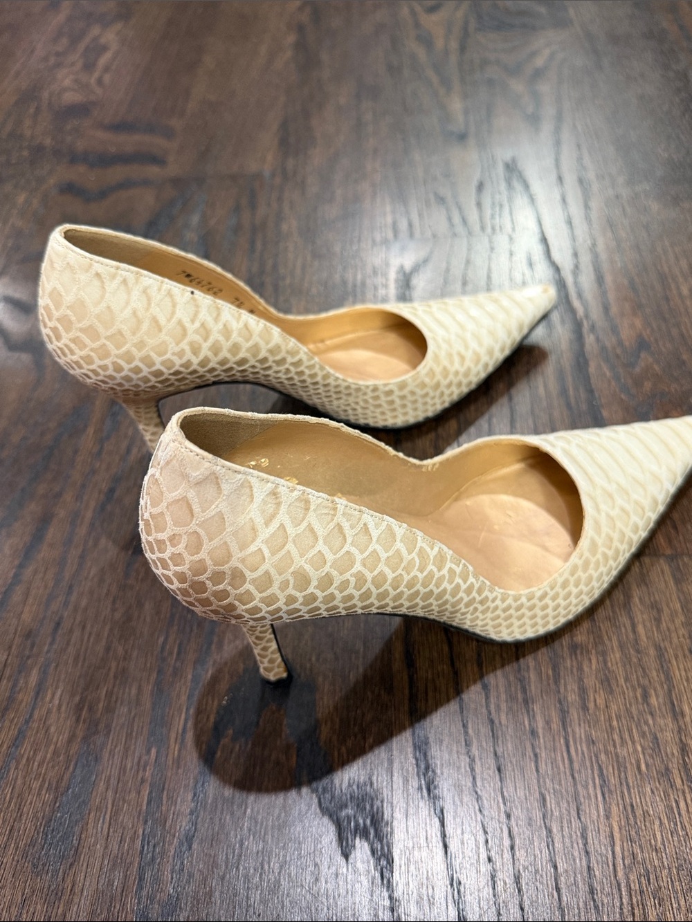 Stuart Weitzman Snake Skin Pumps - Picture 4 of 7